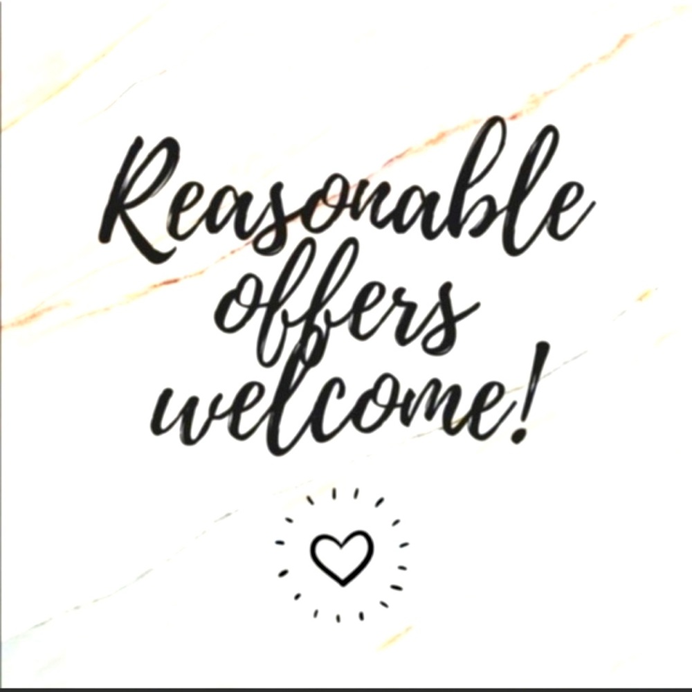 MAKE ME AN OFFER💓